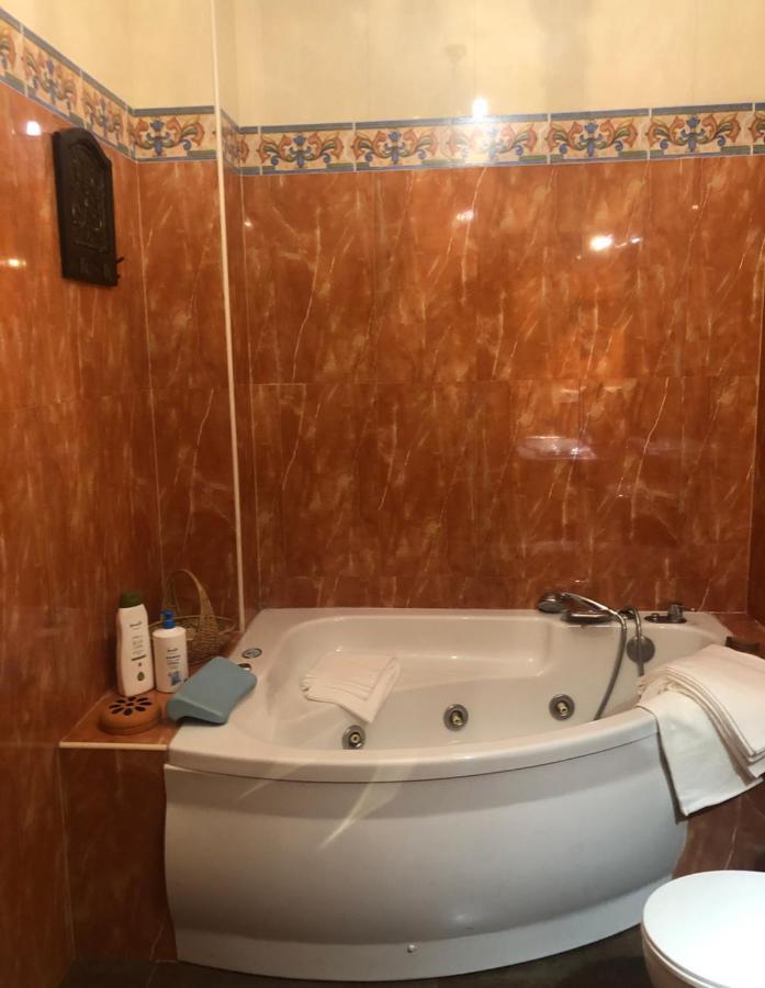 Apartamento En Pleno Centro De Marchena 3 Dormitorios 3 Banos Privados Exteriör bild